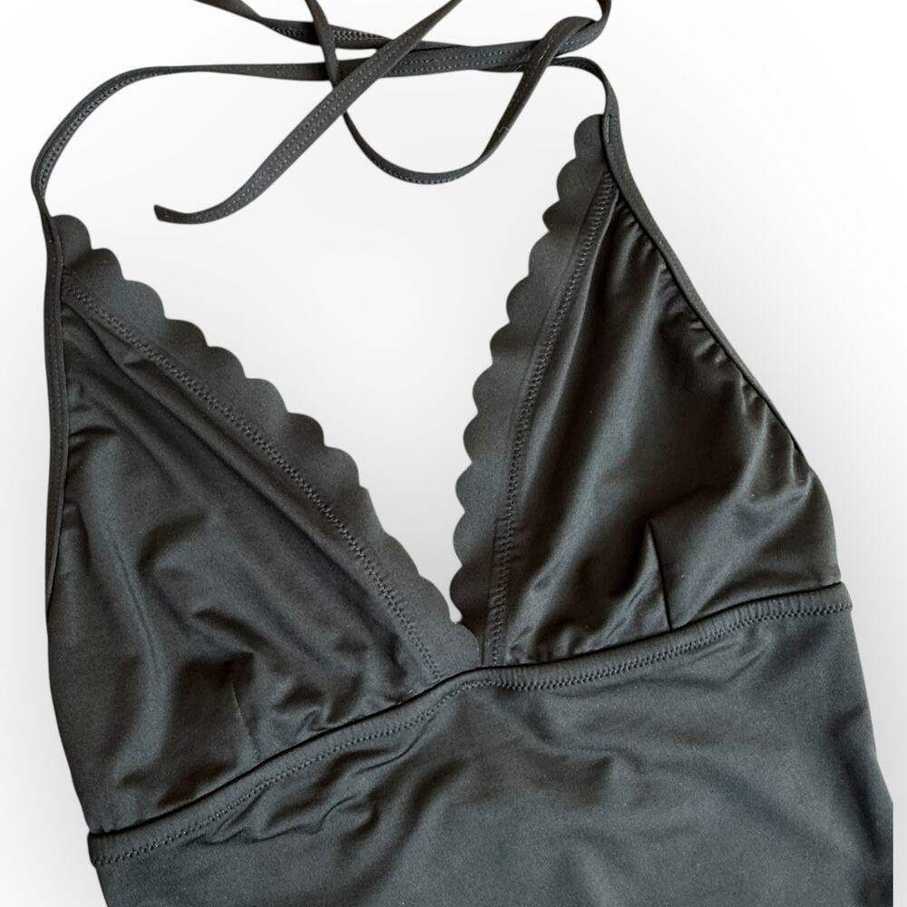 J.CREW Halter Scalloped Swimsuit One Piece Minimalist Classic Black V-neck Sz 2 - Picture 2 of 12